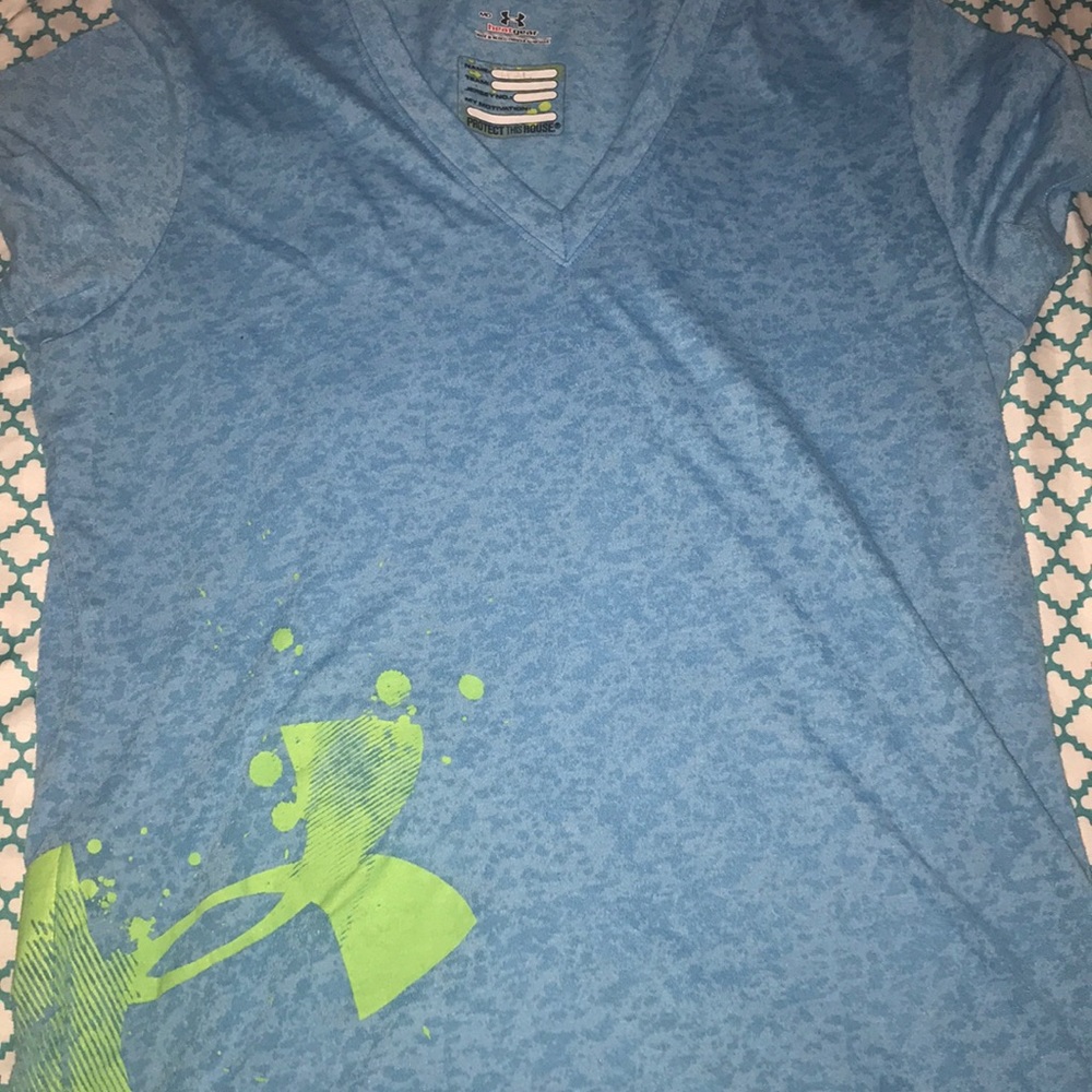 under armour heat gear t-shirt.